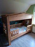 Kinderkamer houten huisjes bed + houten kast, Huis en Inrichting, Ophalen, Gebruikt, Eenpersoons