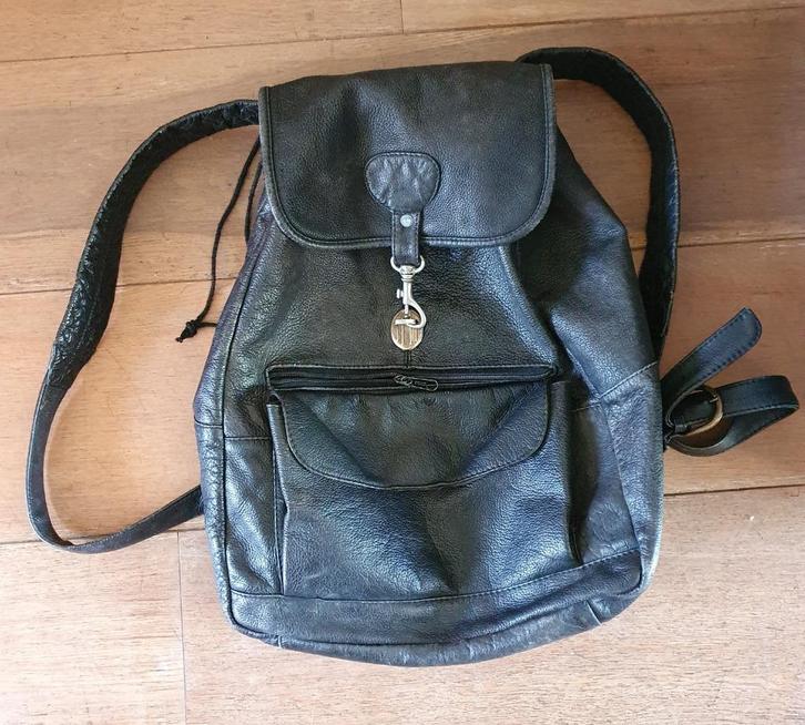 Rugtas geheel van stevig zwart leer L38 x Br.30 cm, Sieraden, Tassen en Uiterlijk, Tassen | Rugtassen, Gebruikt, Overige merken