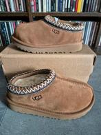 UGG Tasman II Pantoffels - Maat 27.5 - Bruin - Nieuw, UGG, Bruin, Nieuw, Ophalen of Verzenden