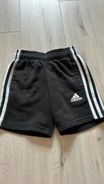 Adidas korte broek zwart maat 116, Jongen, Ophalen of Verzenden, Broek, Zo goed als nieuw