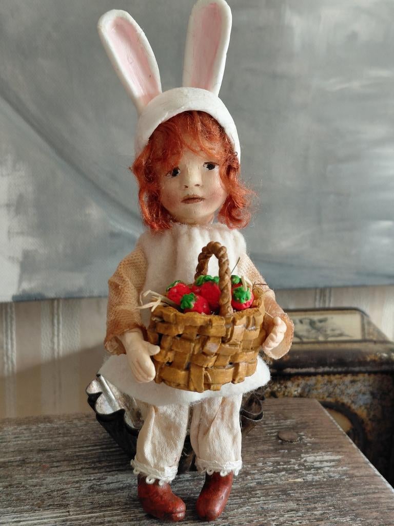 Prachtig wattenpopje/ haasje met mandje aardbeien/pasen, Ophalen of Verzenden