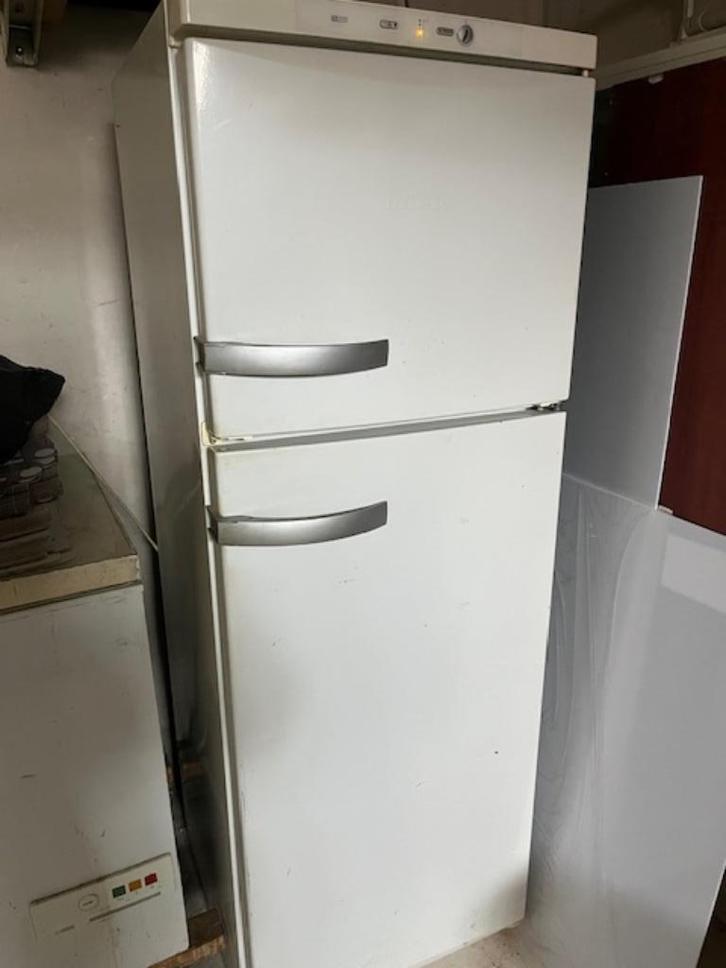 Koel-vrieskast, Witgoed en Apparatuur, Koelkasten en IJskasten, Gebruikt, Met aparte vriezer, 100 tot 150 liter, 160 cm of meer