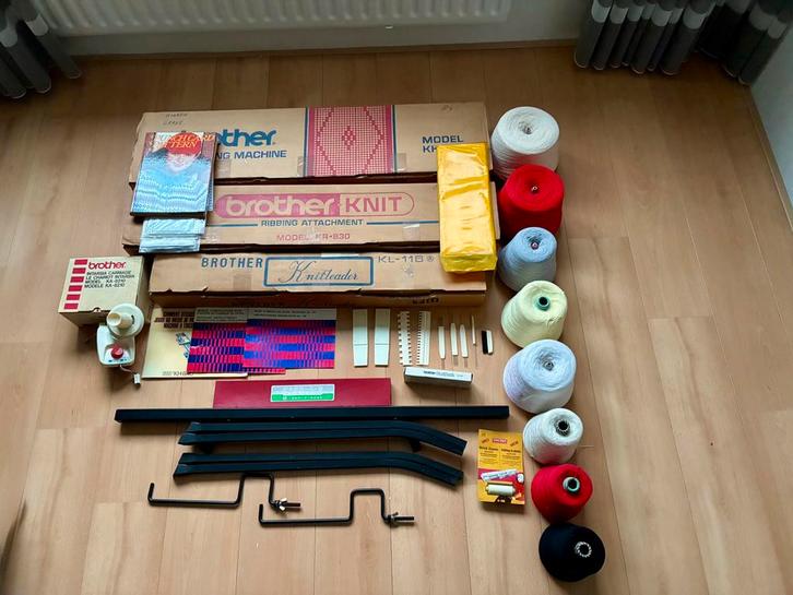 Brother dubbelbeds breimach. KH840 KR830 en knitleader KL116, Hobby en Vrije tijd, Breien en Haken, Gebruikt, Breien, Machine