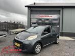 Peugeot 107 1.0 Access "ZUING + AIRCO+5DEURS+NL-AUTO", Auto's, Voorwielaandrijving, Euro 5, Stof, Gebruikt