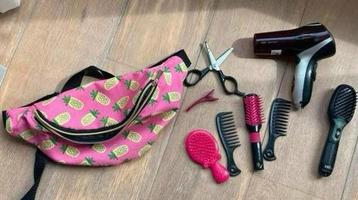 KLEIN kapperset voor kinderen beschikbaar voor biedingen