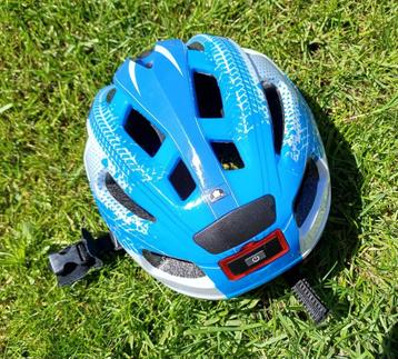 Kinder fietshelm beschikbaar voor biedingen