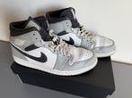 Nike Air Jordan 1 Mid (maat 44), Kleding | Heren, Schoenen, Overige kleuren, Nike, Ophalen of Verzenden, Sneakers of Gympen