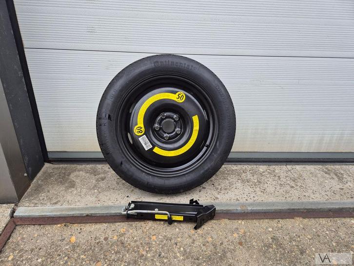 VW Volkswagen Tiguan / Skoda Kodiaq thuiskomer met krik €200, Auto-onderdelen, Banden en Velgen, Banden en Velgen, Personenwagen