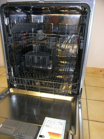 NIEUW! vaatwasser van  WHIRLPOOL inbouw 60 x 88 x 54 cm beschikbaar voor biedingen