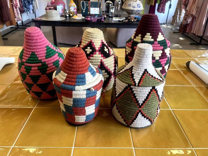 Berbermandjes, Huis en Inrichting, Woonaccessoires | Schalen en Manden, Nieuw, Mand, Overige vormen, Overige materialen, Ophalen of Verzenden