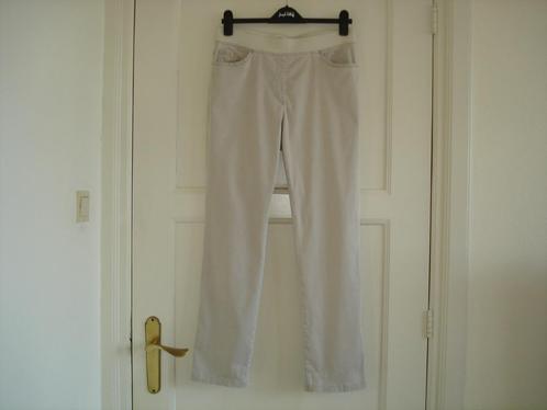 Raphaela by Brax Slim beige broek maat 40 model Pamina, Kleding | Dames, Broeken en Pantalons, Nieuw, Maat 38/40 (M), Beige, Ophalen