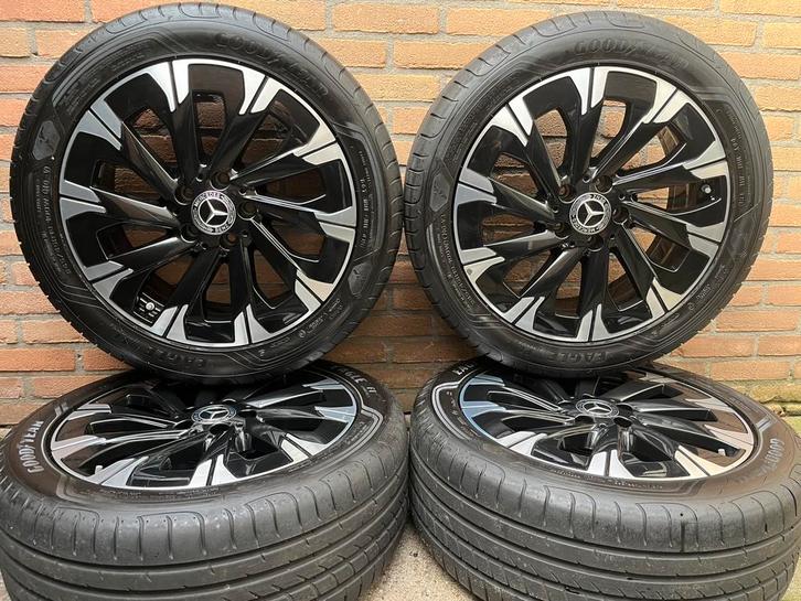 18” orig Mercedes vito V-klasse EQV zomerset +TPMS NWStat, Auto-onderdelen, Banden en Velgen, Banden en Velgen, Zomerbanden, 18 inch