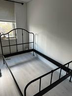 Bed 140 cm breed en 200 cm lang  (2x)., Huis en Inrichting, Slaapkamer | Bedden, Ophalen, Overige materialen, Gebruikt, Zwart