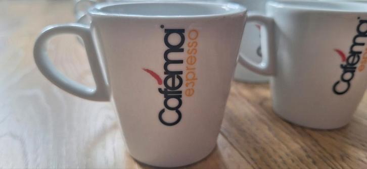 35x Cafema Espresso Kopjes, Huis en Inrichting, Keuken | Servies, Gebruikt, Kop(pen) en/of Schotel(s), Effen, Keramiek, Ophalen of Verzenden