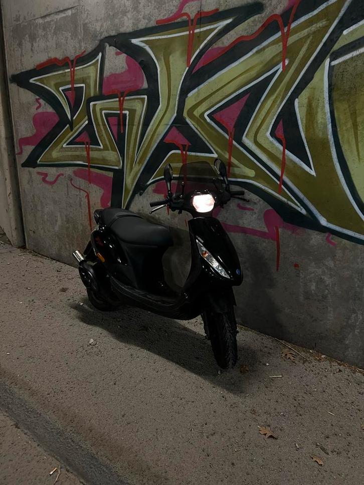 Piaggio Zip waarde pijling 50cc 2t, Fietsen en Brommers, Snorfietsen en Snorscooters, Gebruikt, Piaggio, Benzine, Ophalen
