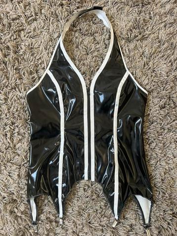 Lak Haltertop Maat L beschikbaar voor biedingen