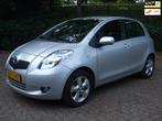 Toyota Yaris 1.3 VVTi Luna airco 5 drs grijs NL auto, Voorwielaandrijving, Gebruikt, 4 cilinders, 995 kg