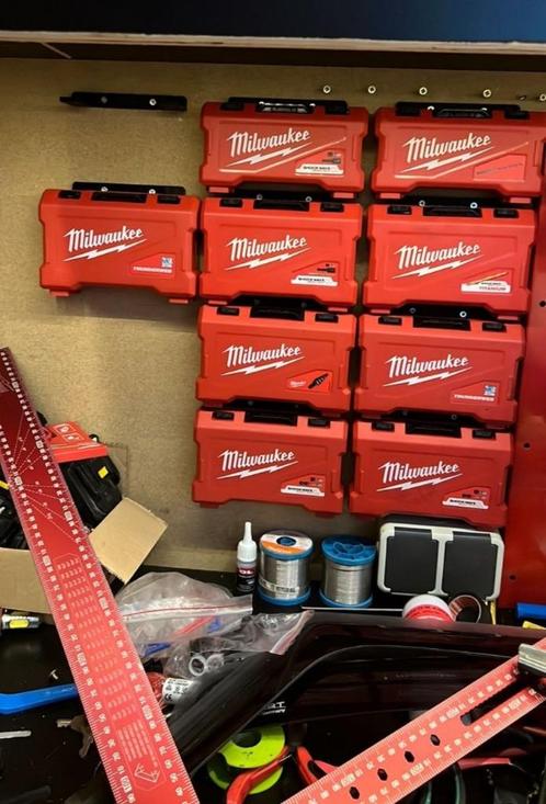 Milwaukee Shockwave Bitbox Muurhouder – Stevig & Handig!, Hobby en Vrije tijd, Overige Hobby en Vrije tijd, Nieuw, Ophalen of Verzenden