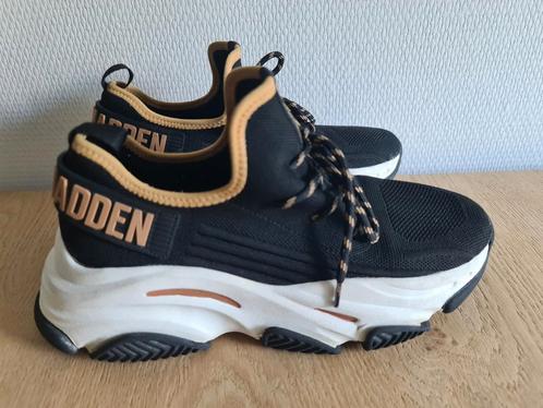 Steve Madden Protegé-E sneakers - Tan/black - maat 42, Kleding | Dames, Schoenen, Zo goed als nieuw, Sneakers of Gympen, Zwart