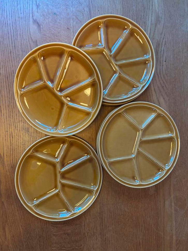Gien France vintage fondue gourmet vakjes bord, Huis en Inrichting, Keuken | Servies, Gebruikt, Bord(en), Overige stijlen, Keramiek