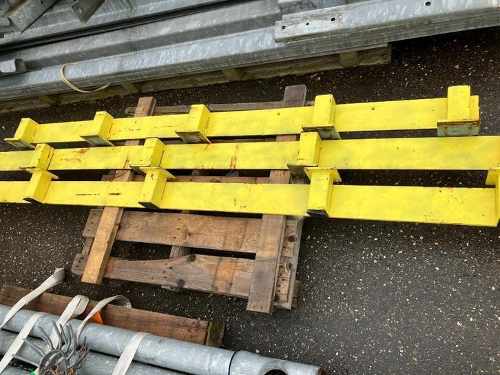 Bescherm rail afscherming staal ( 236 ), Doe-het-zelf en Verbouw, Metalen, Gebruikt, IJzer, Ophalen