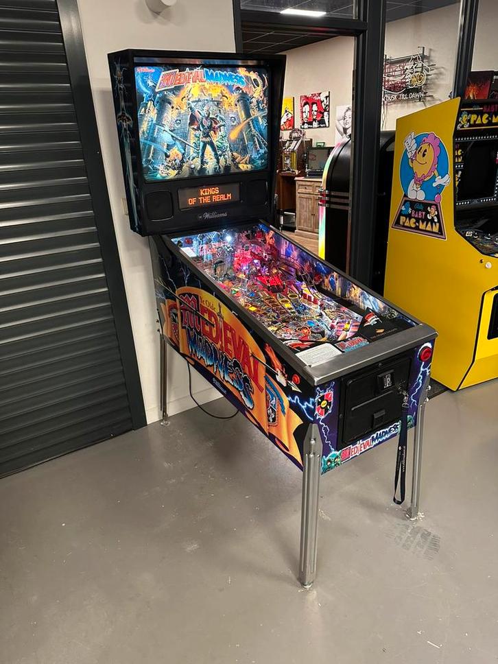 Prachtige flipperkast Williams Medieval Madness Pinball, Verzamelen, Automaten | Flipperkasten, Zo goed als nieuw, Dot-matrix