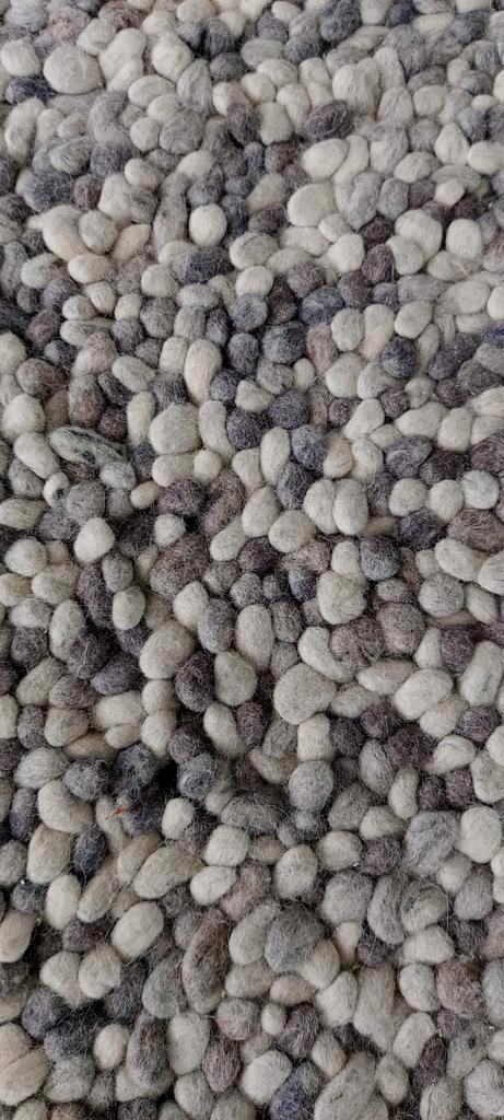 W. omst. excl. dik-zwaar wollen kiezelnop tapijt 2.50 x 3.50, Huis en Inrichting, Stoffering | Tapijten en Kleden, Zo goed als nieuw