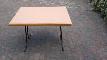 Camping tafel 87 bij 60 en 69 hoog beschikbaar voor biedingen