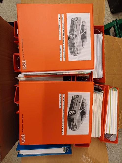 Werkplaatshandboek Fiat Stilo 14 mappen, Boeken, Auto's | Boeken, Zo goed als nieuw, Overige merken, Ophalen