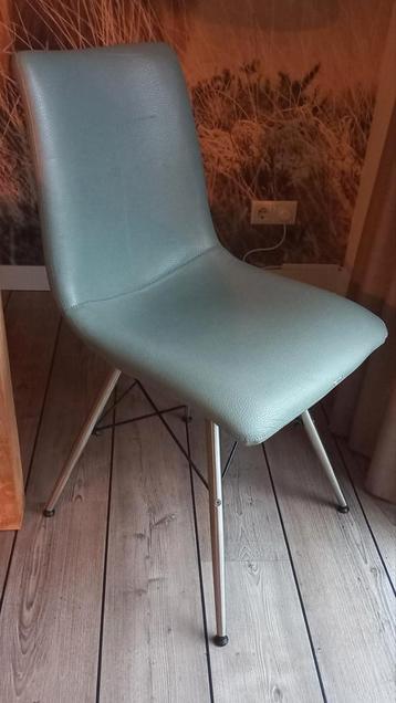 4 eetkamerstoelen van Xooon met beschadigingen | Gratis! beschikbaar voor biedingen