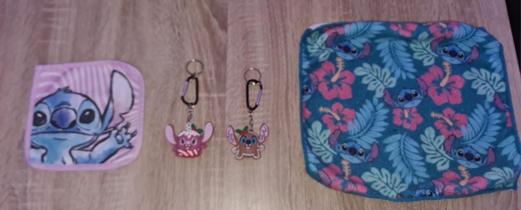 Disney Stitch Sleutelhangers & Doekjes - Zo Goed Als Nieuw!, Ophalen of Verzenden, Overige figuren, Zo goed als nieuw, Overige typen