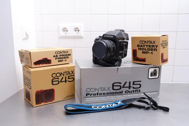 Contax 645 + Zeiss 80 f2.0 + AE Prism Finder + Battery Holde, Audio, Tv en Foto, Fotocamera's Analoog, Gebruikt, Spiegelreflex