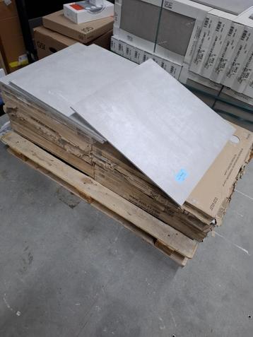 Tegl 60x60 cm beschikbaar voor biedingen