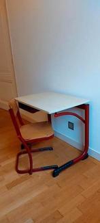 Mooi degelijk kinder bureau met bureaustoel, Ophalen