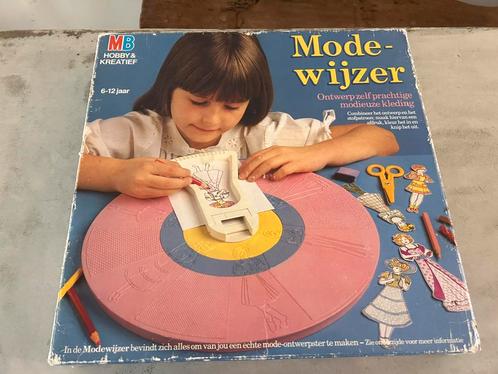 Modewijzer 1981 MB mode ontwerpen draaischijf, Kinderen en Baby's, Speelgoed | Educatief en Creatief, Gebruikt, Ophalen of Verzenden