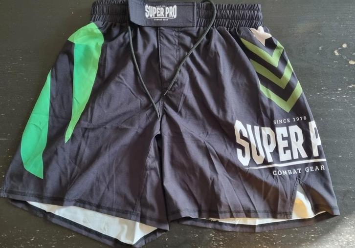 Super Pro Combat Gear Vechtsport Short NIEUW!!, Kleding | Heren, Sportkleding, Nieuw, Vechtsport, Maat 48/50 (M), Zwart, Ophalen of Verzenden