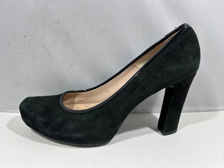 Unisa, maat 40, eenvoudige zwart suède plateau hakken, Kleding | Dames, Schoenen, Zo goed als nieuw, Schoenen met hoge hakken