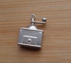 zilveren vintage bedel koffiemolen [261], Sieraden, Tassen en Uiterlijk, Bedels, Overige merken, Verzenden, Zo goed als nieuw