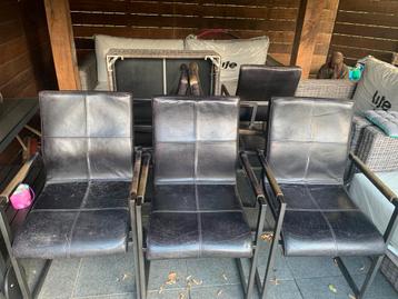 Stoelen beschikbaar voor biedingen