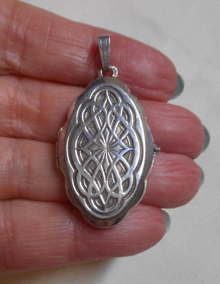 Zilveren K&L vintage medallion hanger nr.087, Sieraden, Tassen en Uiterlijk, Kettinghangers, Zo goed als nieuw, Zilver, Zilver