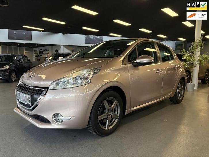 Peugeot 208 1.2 VTi Envy , D-Riem vervangen !, Auto's, Peugeot, Bedrijf, Te koop, ABS, Airbags, Airconditioning, Boordcomputer
