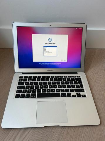 Te koop goedwerkende Apple Macbook Air beschikbaar voor biedingen