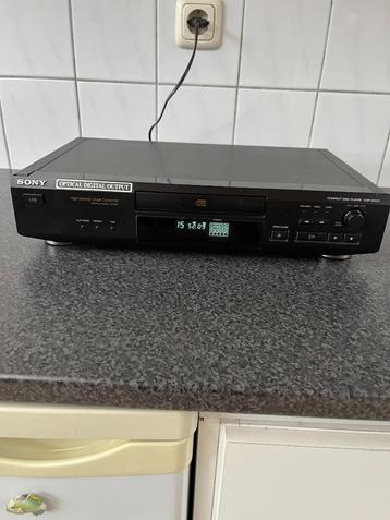 Sony CDP-XE220 cd speler met optische aansluiting en kabel . beschikbaar voor biedingen