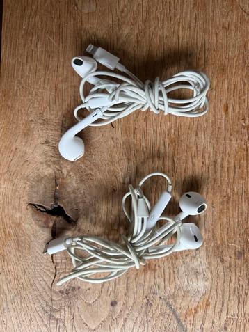 Oortjes - Apple EarPods beschikbaar voor biedingen