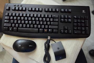Logitech Deluxe Cordless draadloze toetsenbord en muis set beschikbaar voor biedingen