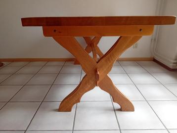 Eettafel beschikbaar voor biedingen