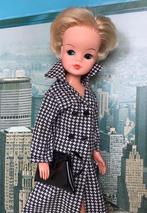 Vintage jas pied-de-poule en laktas voor Sindy Fleur Barbie, Ophalen of Verzenden, Zo goed als nieuw, Kleertjes