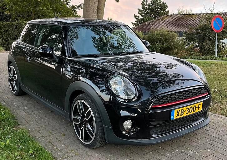 Mini 3-deurs (f56) 1.5 136pk 2018  kleur zwart., Auto's, Mini, Particulier, Cooper, ABS, Airbags, Airconditioning, Alarm, Apple Carplay