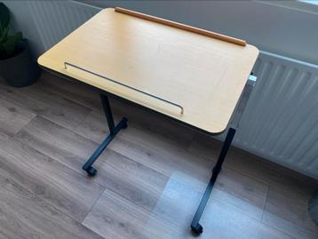 Laptoptafel 50x70 beschikbaar voor biedingen