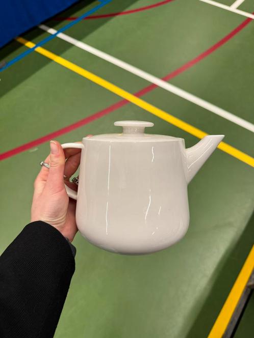 Vintage Look Theepot – Crème Wit Kleur, Huis en Inrichting, Keuken | Servies, Zo goed als nieuw, Overige typen, Overige stijlen